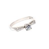 ANILLO .B SOLITARIO MOD. AS-017 
*CIRCONIA CENTRAL 4.5MM............
*TRAPECIOS LATERALES 3X1X5MM
*ENGARCE DE BARRA............