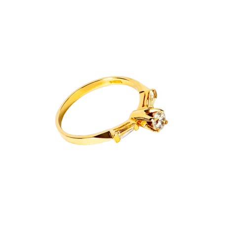 ANILLO .SOLITARIO MOD. AS-017  
CIRCONIA CENTRAL 4MM LATERALES 
CIRCONIA TRAPECIO 5X2X1.5 MM 
ORO AMARILLO 14K MEX 
PREGUNTE PO